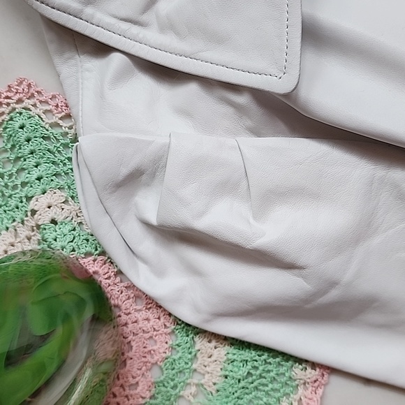 NWT LaMarque luxury white leather jacket size medium - Picture 13 of 17